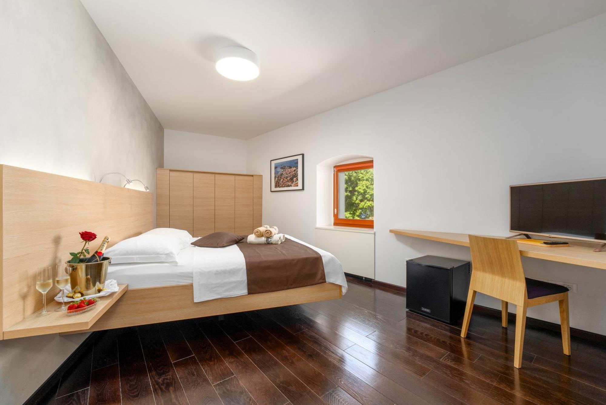Boutique Wrungel Hotel Vrsar Eksteriør billede